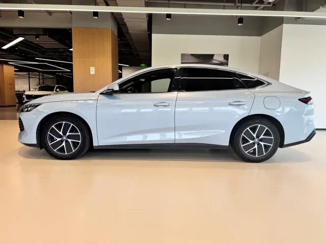 BYD Qin L — Фото автомобиля 3