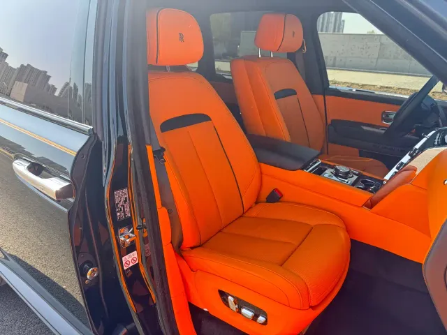 Rolls-Royce Cullinan — Фото автомобиля 15