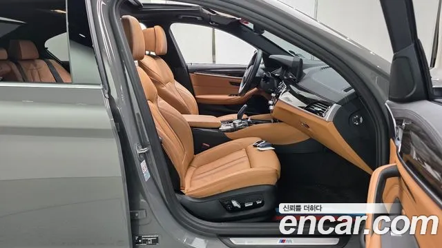 BMW 5 Series G30 — Фото автомобиля 16