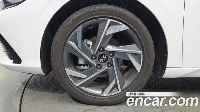 Hyundai AVANTE Новый Avante (CN7) — Фото автомобиля 5