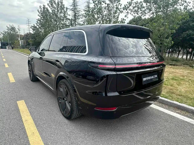 Li Auto L9 — Фото автомобиля 10