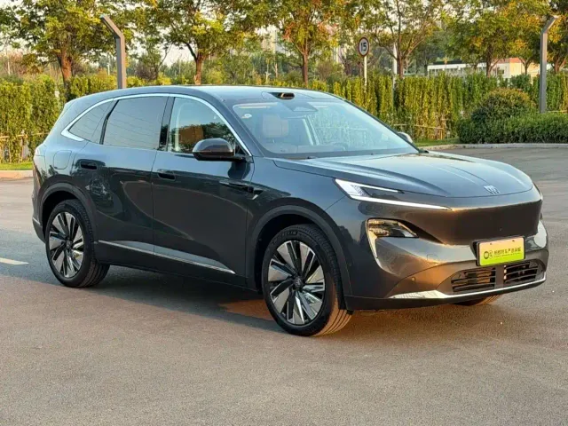 Buick Zhijing E7 — Фото автомобиля 3