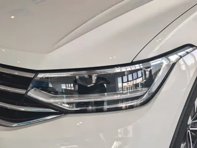 Volkswagen Tiguan L — Фото автомобиля 6