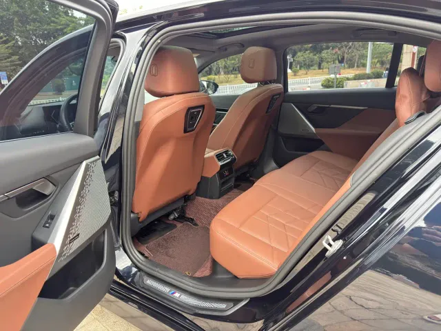 BMW 5 Series — Фото автомобиля 8