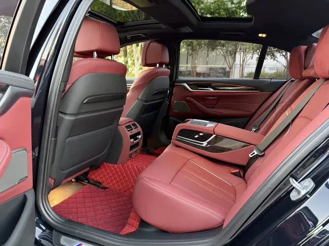 BMW 5 Series — Фото автомобиля 10