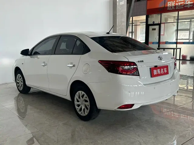 Toyota Vios — Фото автомобиля 4