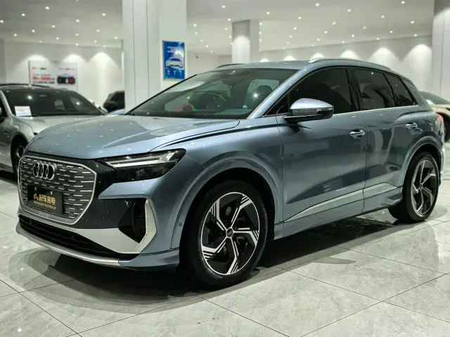 Фотография автомобиля — Audi Q4 e-tron