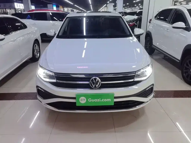 Volkswagen Bora — Фото автомобиля 2