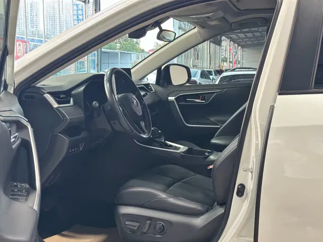 Toyota Wildlander — Фото автомобиля 4