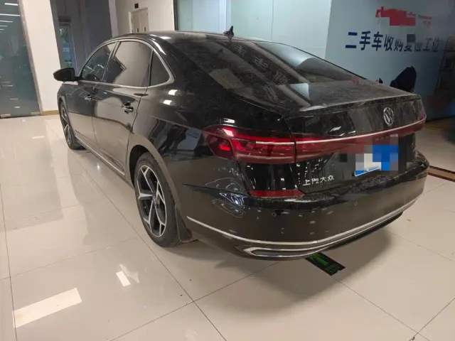Volkswagen Passat — Фото автомобиля 3
