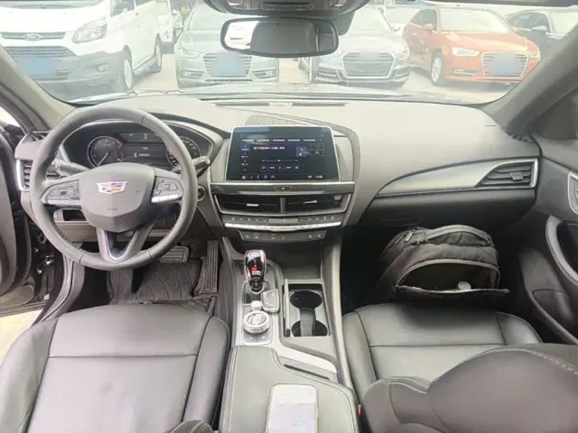 Cadillac CT5 — Фото автомобиля 9