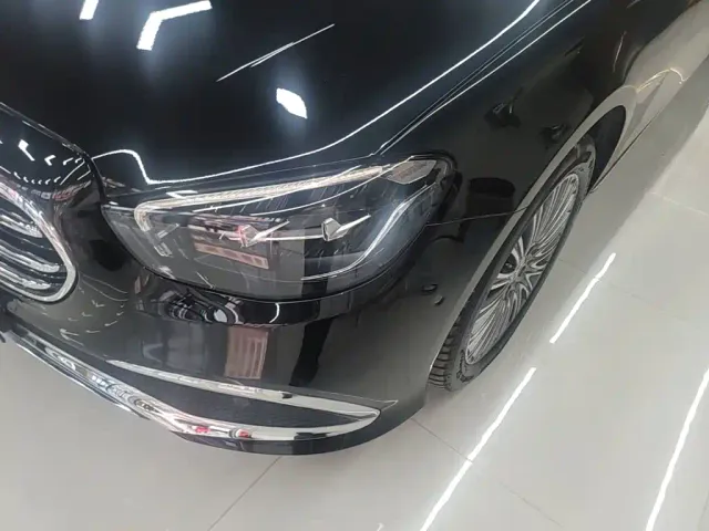 Mercedes-Benz E-Class — Фото автомобиля 23