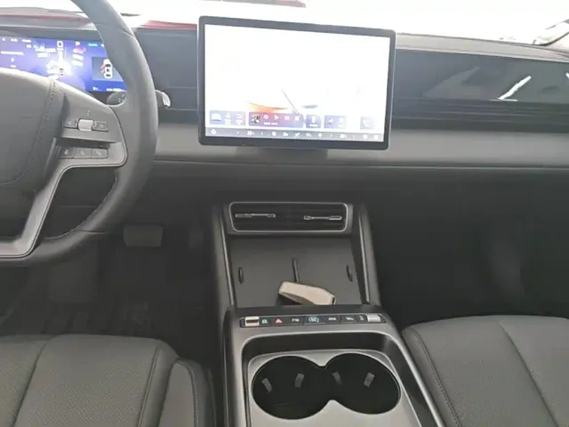 BYD Qin L — Фото автомобиля 12