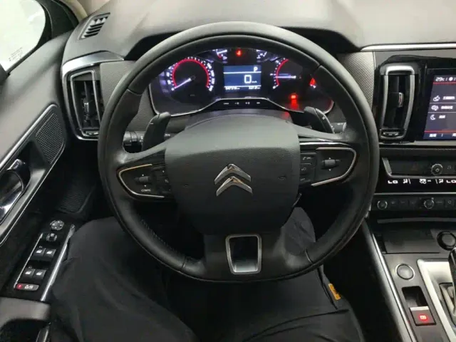 Citroen C6 — Фото автомобиля 10