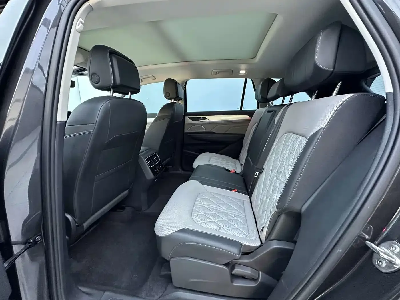 Volkswagen Volkswagen Talagon 2024 380TSI 4WD R-Line Parade Shared Edition — Фото автомобиля 9