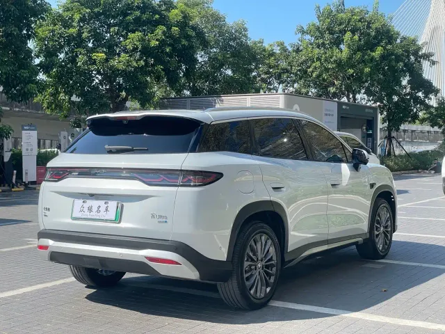 BYD Song Ultra — Фото автомобиля 7