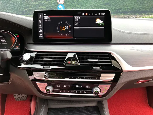 BMW 5 Series — Фото автомобиля 11