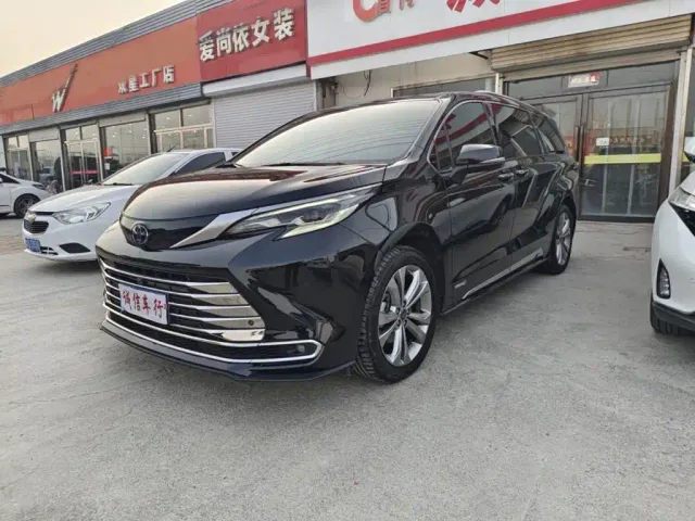 Фотография автомобиля — Toyota Sienna