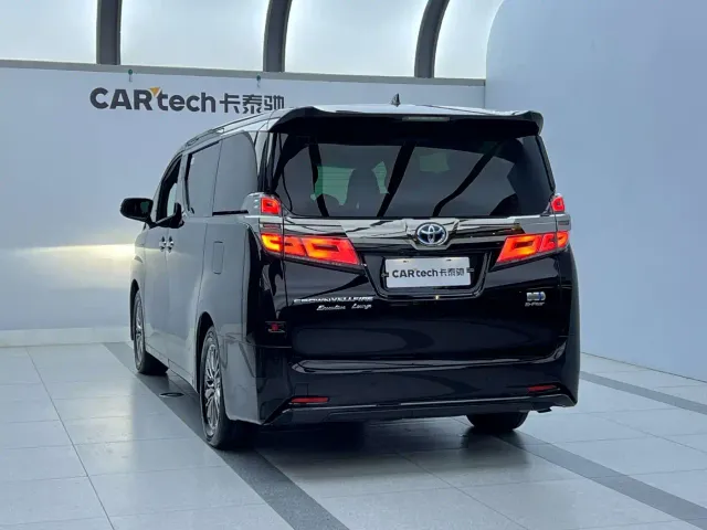 Toyota Alphard — Фото автомобиля 4