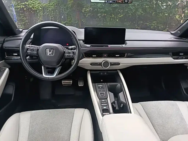 Honda Inspire Hybrid — Фото автомобиля 9