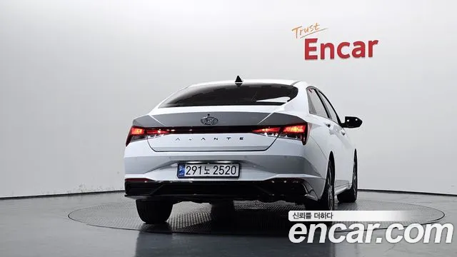 Hyundai Avante CN7 — Фото автомобиля 4