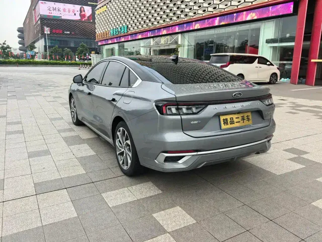 Ford Mondeo — Фото автомобиля 16