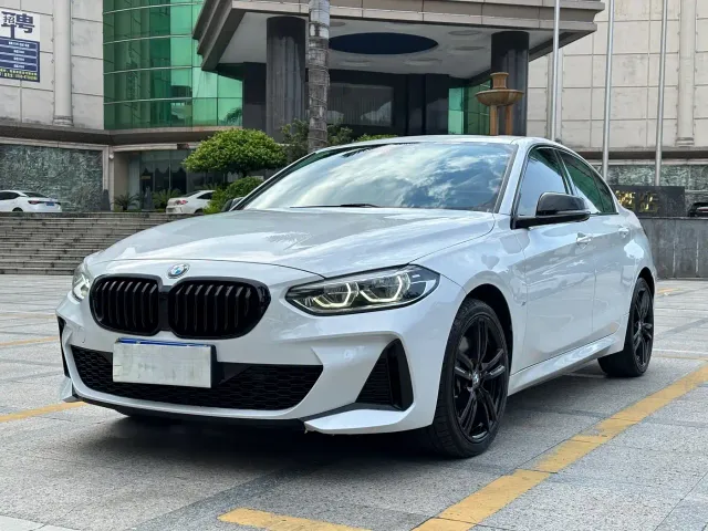 Фотография автомобиля — BMW 1 Series