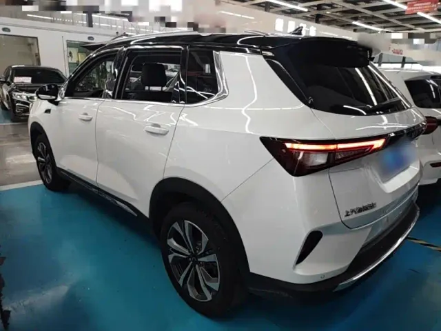 Wuling Asta — Фото автомобиля 4