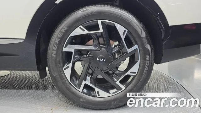 Kia Sportage Sportage 5-е поколение Бензин 1.6 турбо 2WD — Фото автомобиля 21