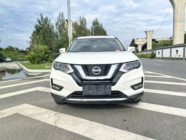 Nissan X-Trail — Фото автомобиля 2