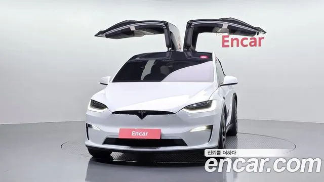 Tesla Model X — Фото автомобиля 3