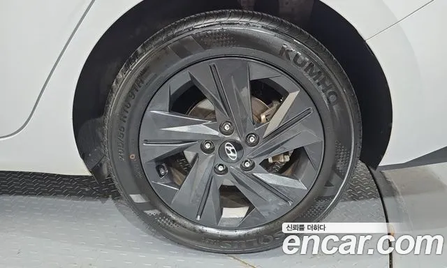 Hyundai Avante CN7 — Фото автомобиля 6