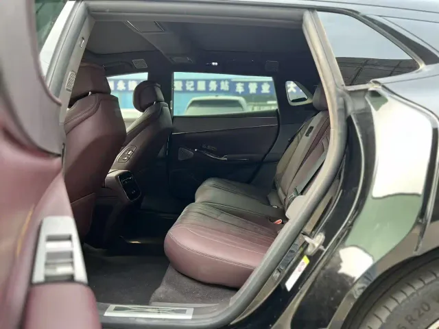 Denza Z9GT — Фото автомобиля 5