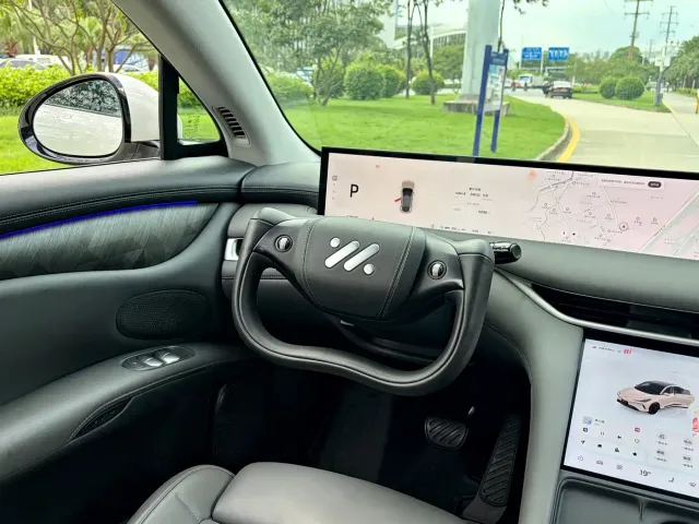 IM Motors LS6 — Фото автомобиля 15