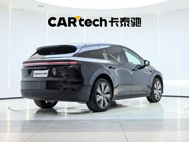 Li Auto i6 — Фото автомобиля 4