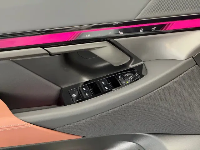 BMW 5 Series — Фото автомобиля 14