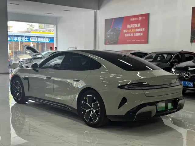 Xiaomi SU7 — Фото автомобиля 12