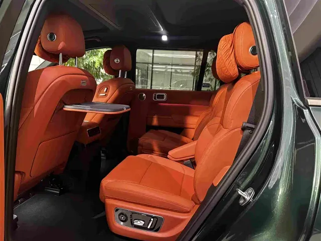 Li Auto L9 — Фото автомобиля 12