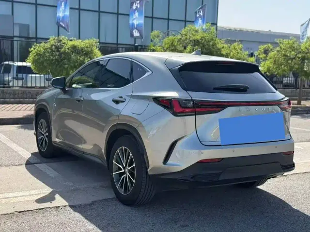 Lexus NX — Фото автомобиля 3