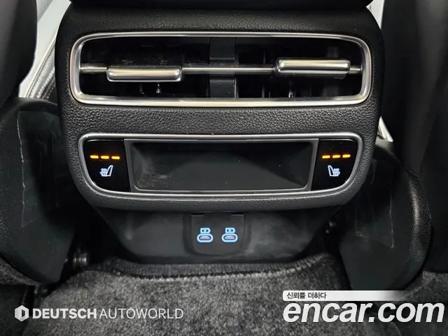 Genesis GV70 — Фото автомобиля 16