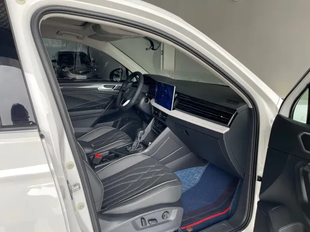 Volkswagen Tiguan L — Фото автомобиля 27