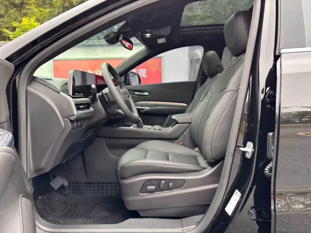 Cadillac XT4 — Фото автомобиля 5