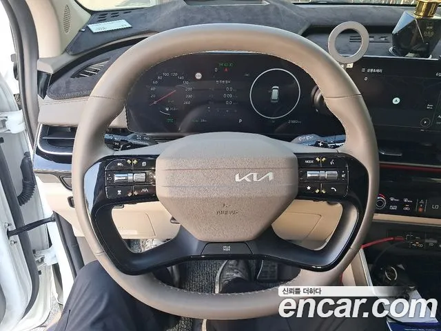 Kia Carnival Generation 4 — Фото автомобиля 16