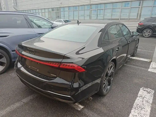 Audi A7L — Фото автомобиля 4