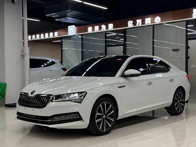 Фотография автомобиля — Skoda Superb