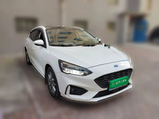 Ford Focus — Фото автомобиля 3