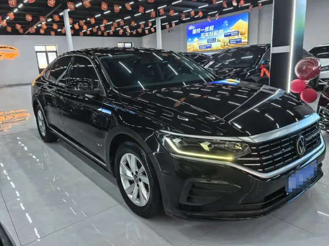 Volkswagen Passat — Фото автомобиля 2
