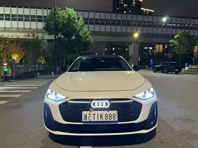 Фотография автомобиля — Audi A5L