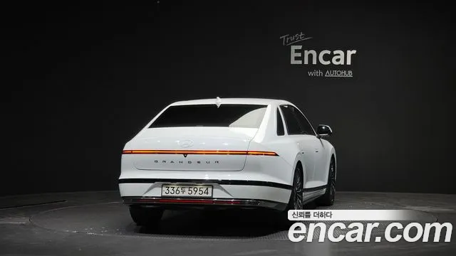 Hyundai Grandeur Grandeur (GN7) 2.5 Бензин 2WD — Фото автомобиля 4