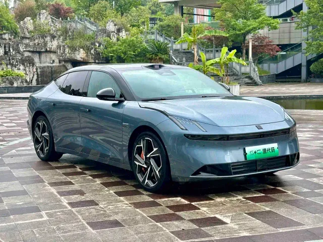 Lynk & Co Z10 — Фото автомобиля 6